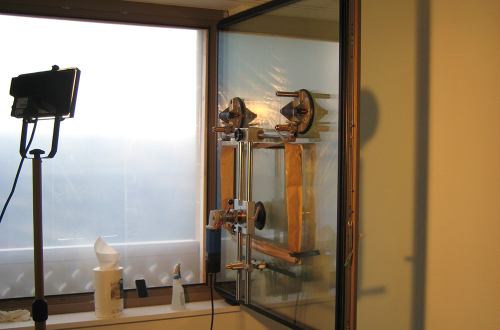 vetrox, glaskratzer, glaskratzer entfernen, glaskratzerentfernung, scratching, graffiti, glass doc, glassanierung, verkratztes glas