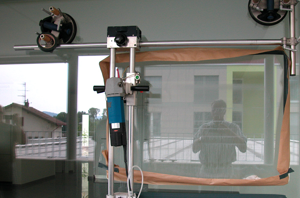 vetrox, glaskratzer, glaskratzer entfernen, glaskratzerentfernung, scratching, graffiti, glass doc, glassanierung, verkratztes glas